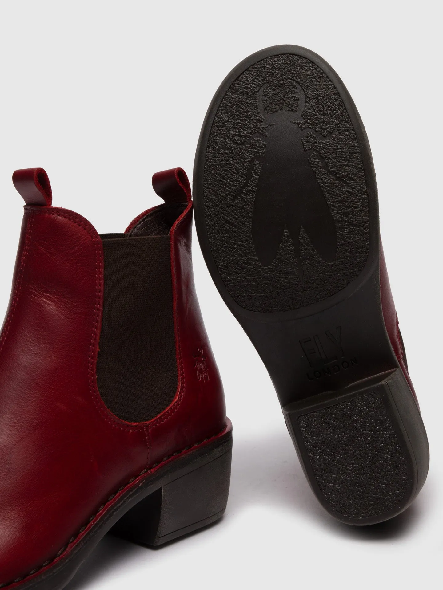 Chelsea Ankle Boots MEME030FLY RUG RED