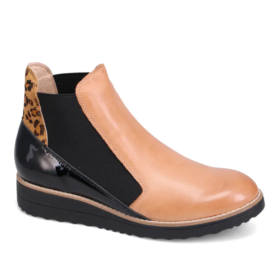 DJANGO & JULIETTE- WOMEN'S OSIEL WEDGE BOOT