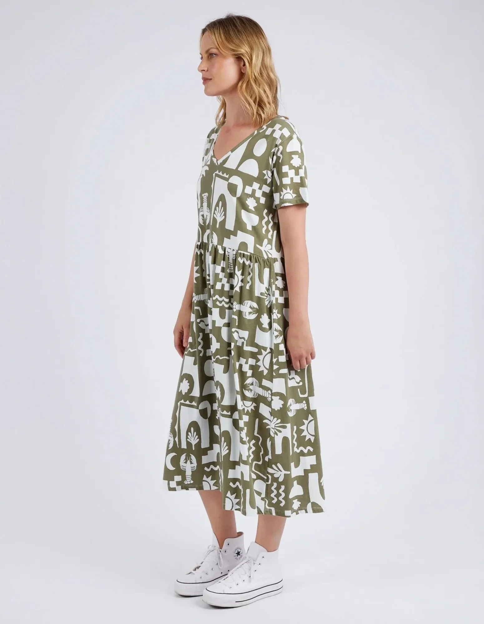 ELM 'Postcard Tee Dress' - Khaki cream Print
