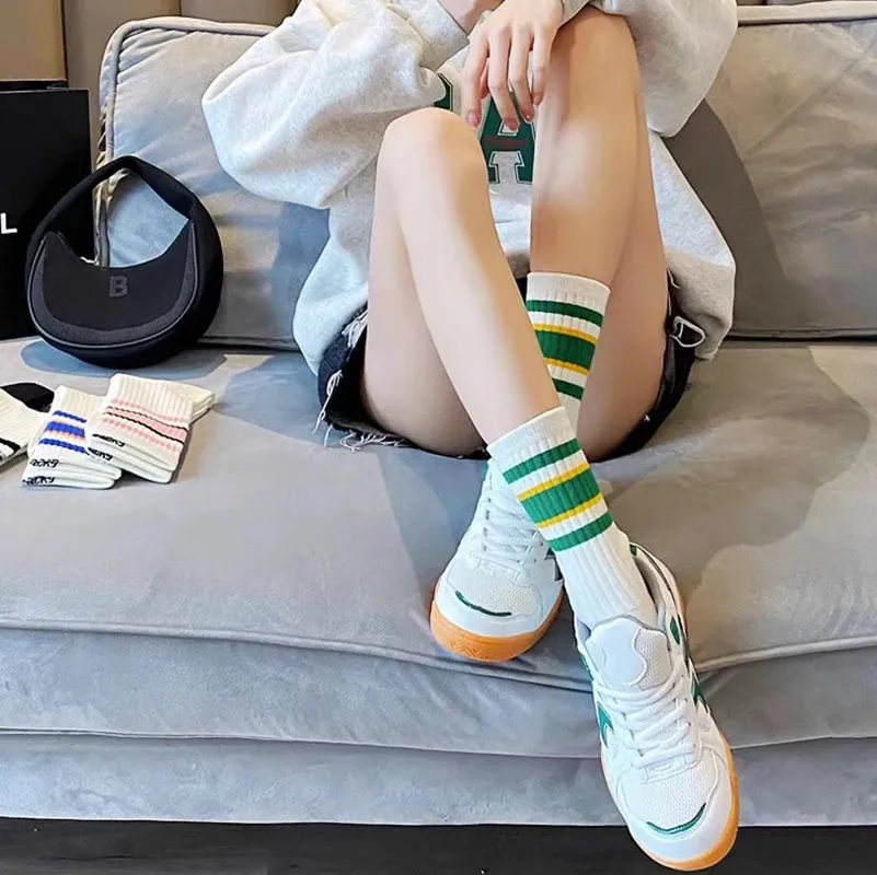 Sohiwoo Harajuku Striped Socks for Woman Men Street Hip Hop Skateboard Breathable Fashion Mid Tube Couple Sports Socks Random Color 2PCS
